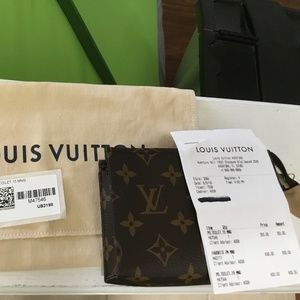 Authentic Louis Vuitton Toiletry 15!